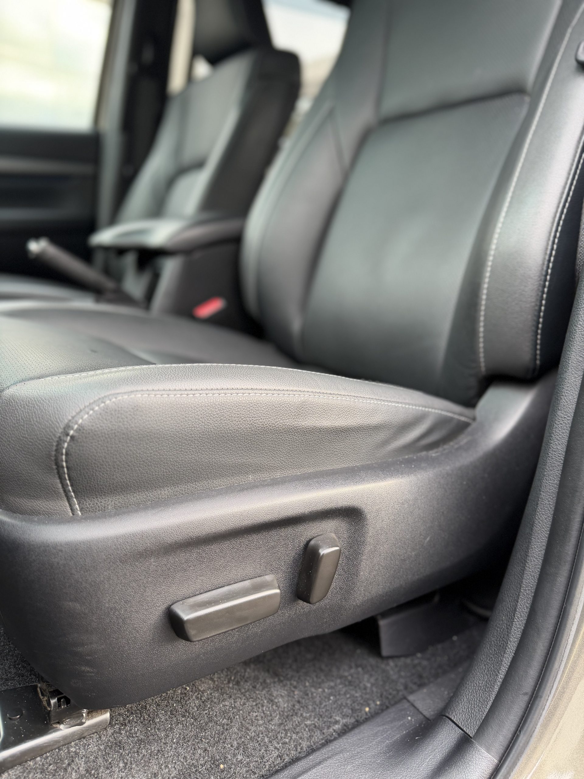 Toyota Hilux double cab – Image 11